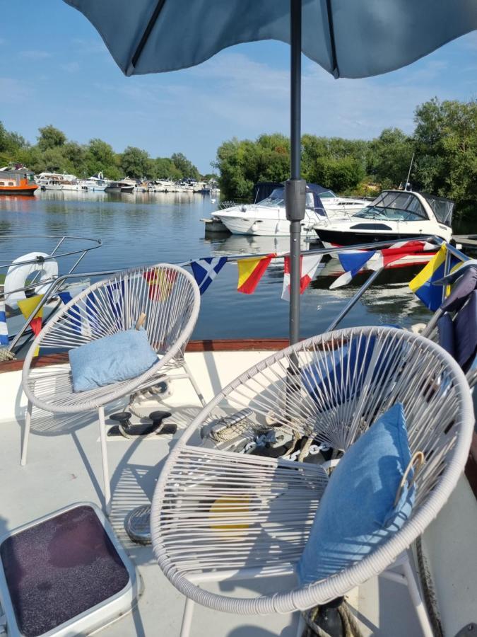 Traditional Boat Hotel Thorpe  Exterior foto